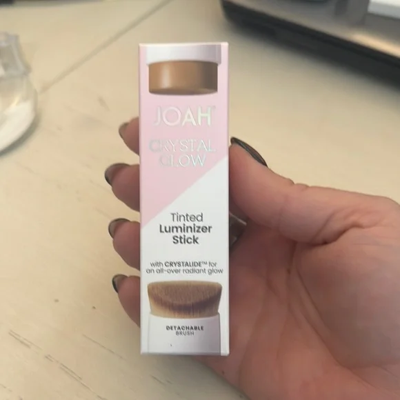 JOAH-Crystal Glow Tinted Luminizer Stick - Natural Beige- brand new in box - Picture 1 of 4